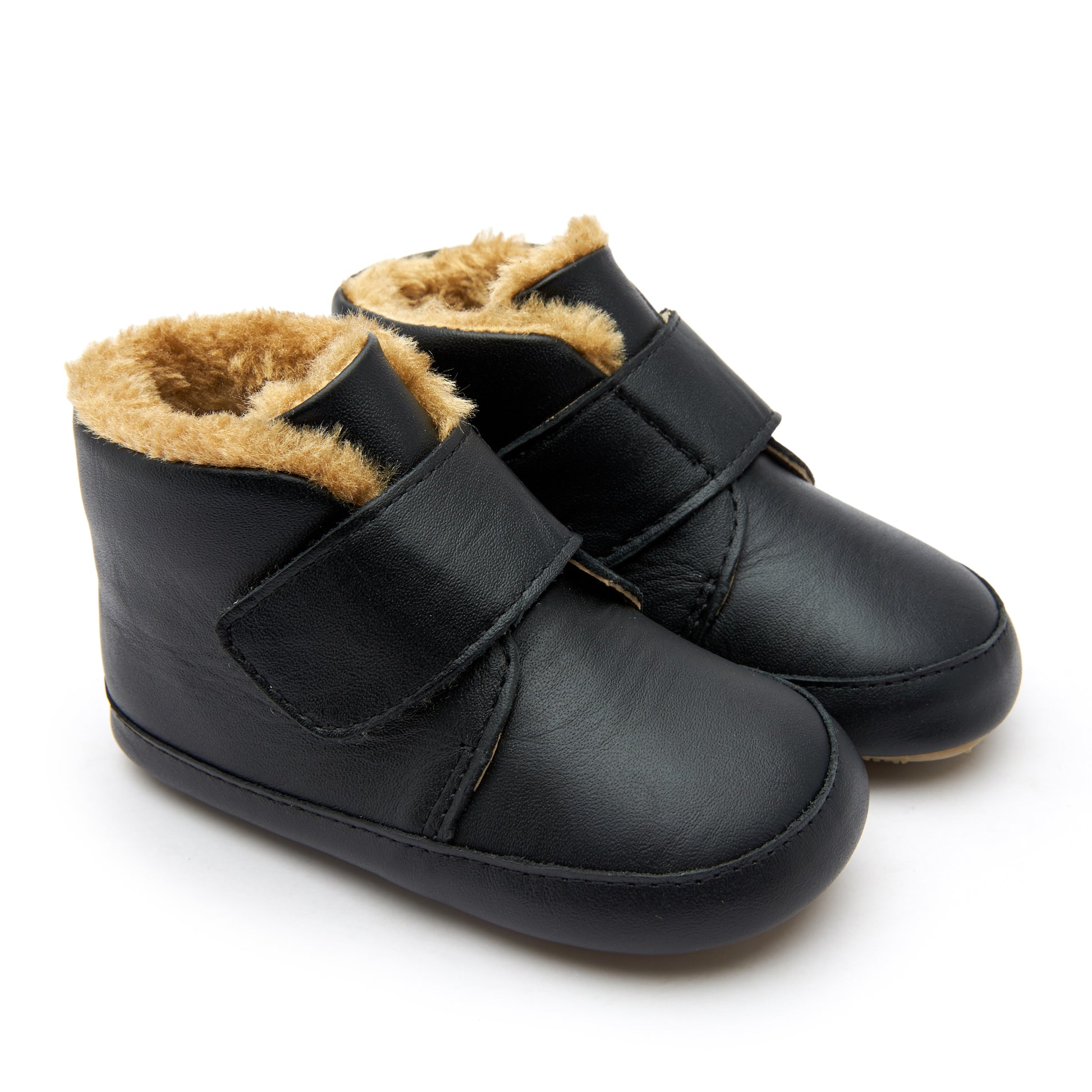 Old Soles 0044R Shloofy baby leather shoe in Black with soft sole detail
