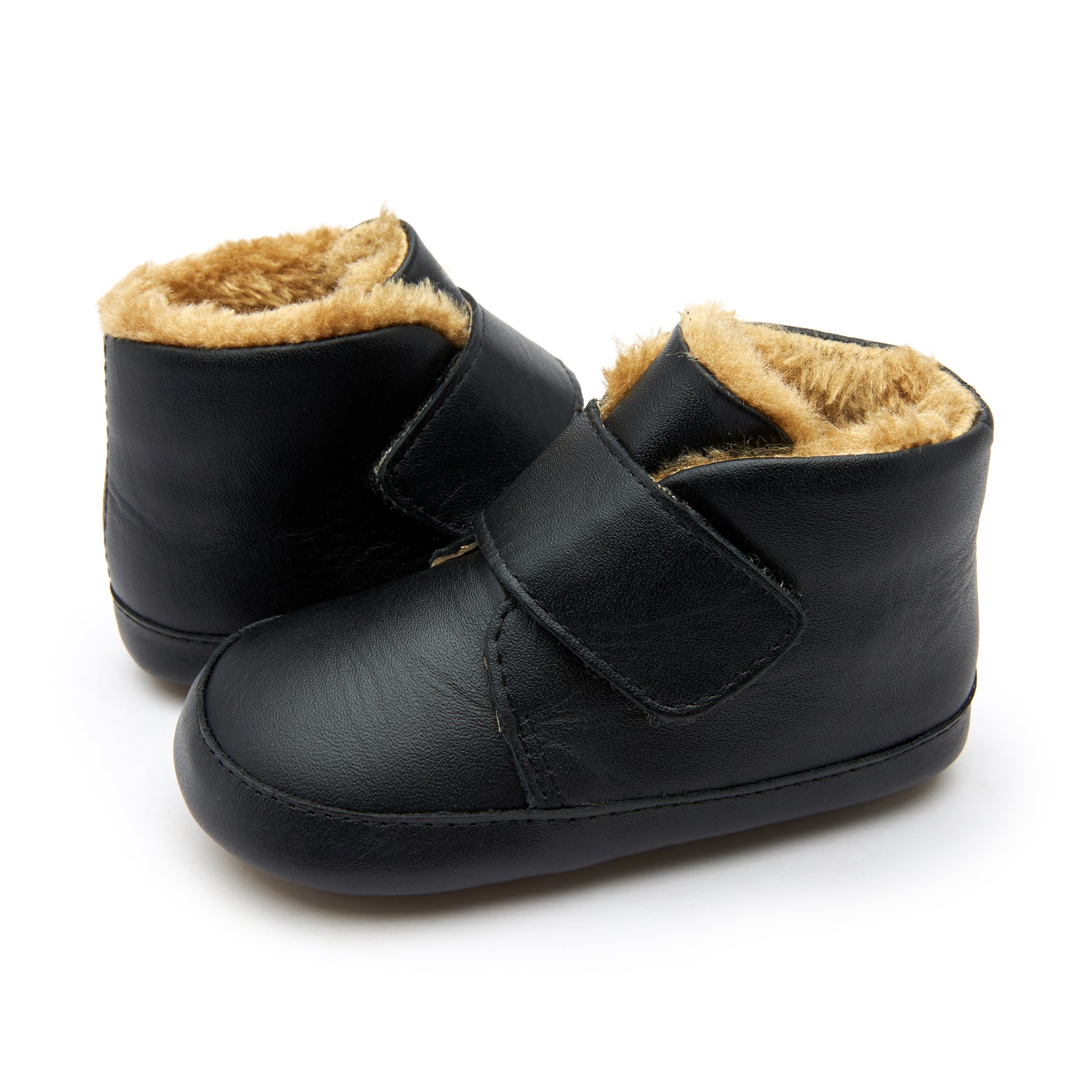 Old Soles 0044R Shloofy baby leather shoe in Black with soft sole detail
